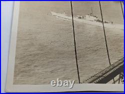 1929 US Navy Photo V4 ARGONAUT Submarine from Brooklyn Bridge, New York Skyline