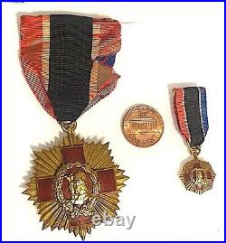2- 14k Gold USA Society Badge Medals For Founders & Patriots Of America Rr