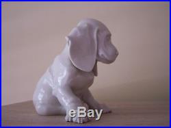 Allach porcelain / china figur/ dog made by Prof. Kaerner