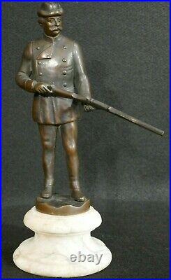 Antique European Bronze Hunting Sculpture Statue Signed Möseritz with Marble Base