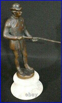 Antique European Bronze Hunting Sculpture Statue Signed Möseritz with Marble Base