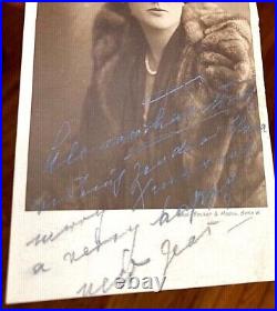 BERLIN WOMEN with INSCRIPTION TO AVIATRIX CLARA ADAMS c1921 PHOTO POSTCARD RPPC