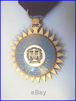 DOMINICAN REPUBLIC LONG SERVICE MEDAL, LARGE ENAMELED GOLD GILT, very rare