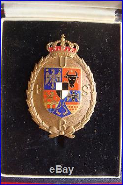EXTREMELY RARE ROMANIA U. F. S. R. (Union of Sports Federations in Romania) Badge