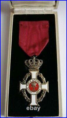 Greece Royal Order of King George I, 5th class with case RARE Emission SILVER