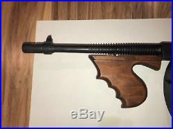 M 1928 THOMPSON TOMMY GUN replica Military SUB-MACHINE GUN NON-FIRING (DENIX)