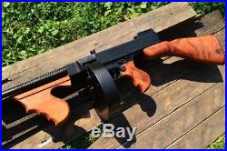 M1928 Thompson Submachine Gun 1928 Gangster Tommy Denix Replica