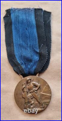 Original Fascist Medal Duce Gruppo Rionale Fascista Dante Rossi Ai Reduci A. O. I