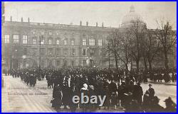 POST-WW1 GERMAN FREIKORPS BERLIN STREET FIGHT with PALACE DESTROYED PHOTO POSTCARD
