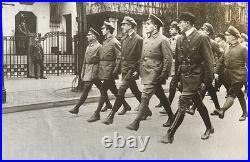 PRE-WW2 GERMAN FIELD MARSHAL VON HINDENBURG withPATRIOTIC MARCHERS 4/29/1925 PHOTO
