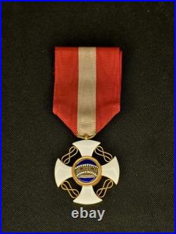 Pre-War Italian Order Of The Crown Knight With Box And Miniature