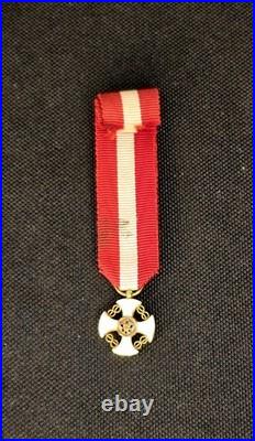 Pre-War Italian Order Of The Crown Knight With Box And Miniature