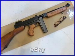 Replica THOMPSON tommy gun S. M. G. SUB-MACHINE GUN DENIX NON-FIRING. 45 ACP M1928