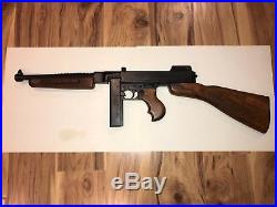 THOMPSON SUB-MACHINE GUN NON-FIRING replica Military (DENIX)