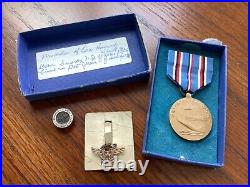 US Navy Medal American Campaign in Original Box 1941-1945 WithUSNR Pins
