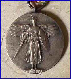 Very Rare! Ww1 U. S. Victory Medal With Original Ribbon (type 1 Wire Loop)